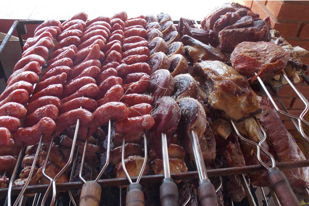 Churrasqueira com carnes