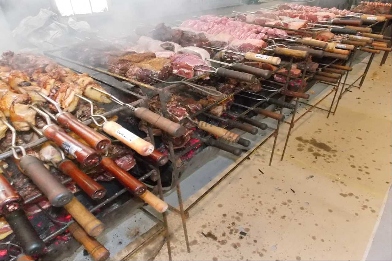 Churrasqueira com carnes